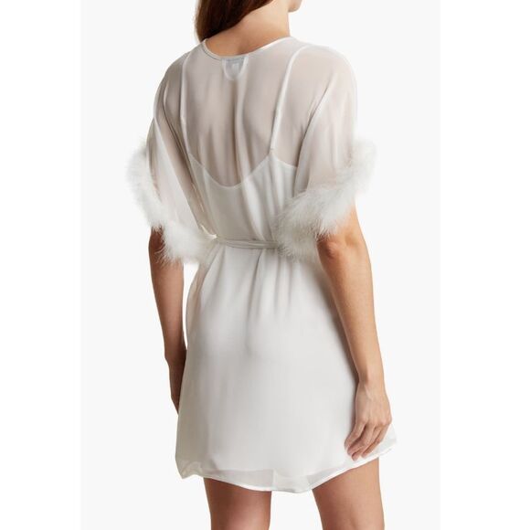 In Bloom‎ by Jonquil Faux Fur Trim Chiffon Robe Wrap, White,  Medium/Large NWT - Picture 3 of 6